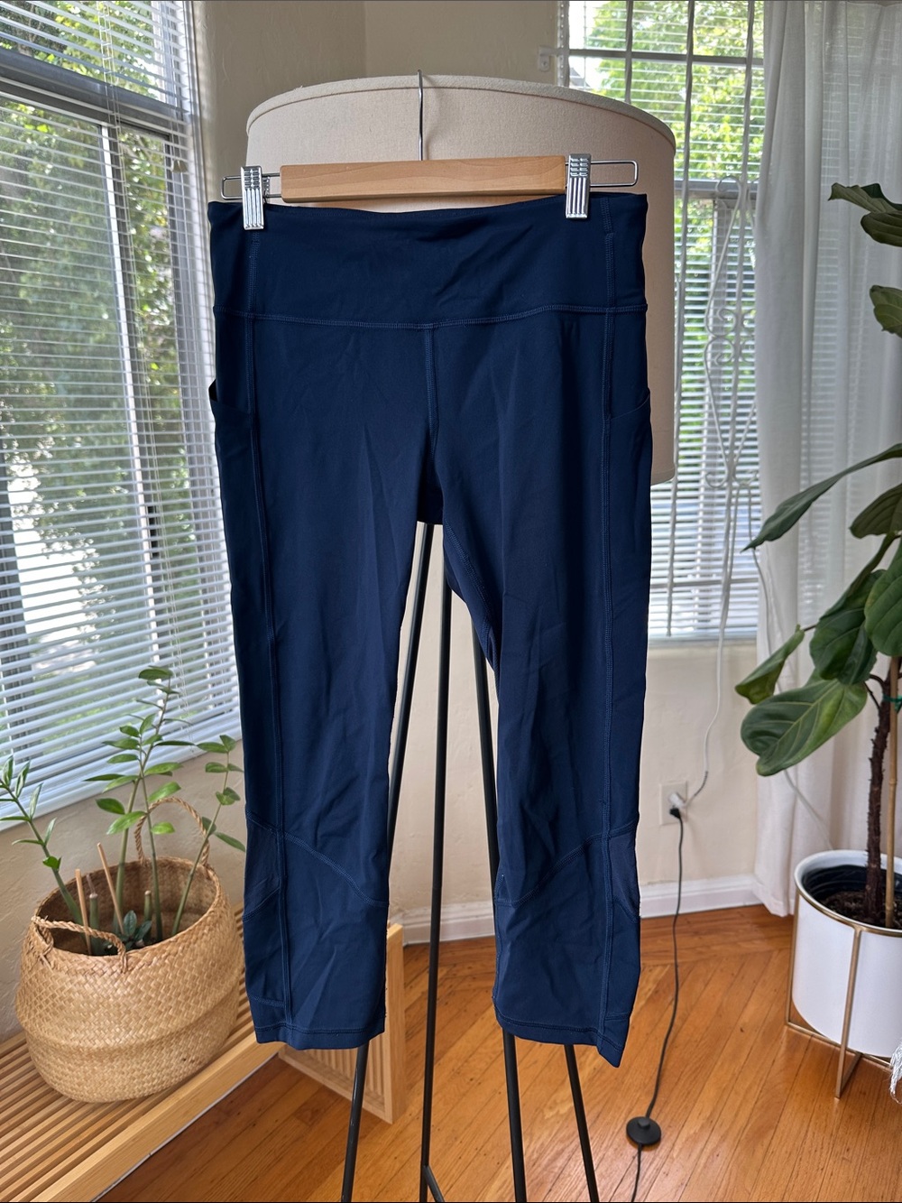 Lululemon pace crop revival legging size 6